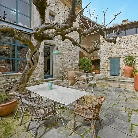 Amazing In Holiday home Lussan (Gard)